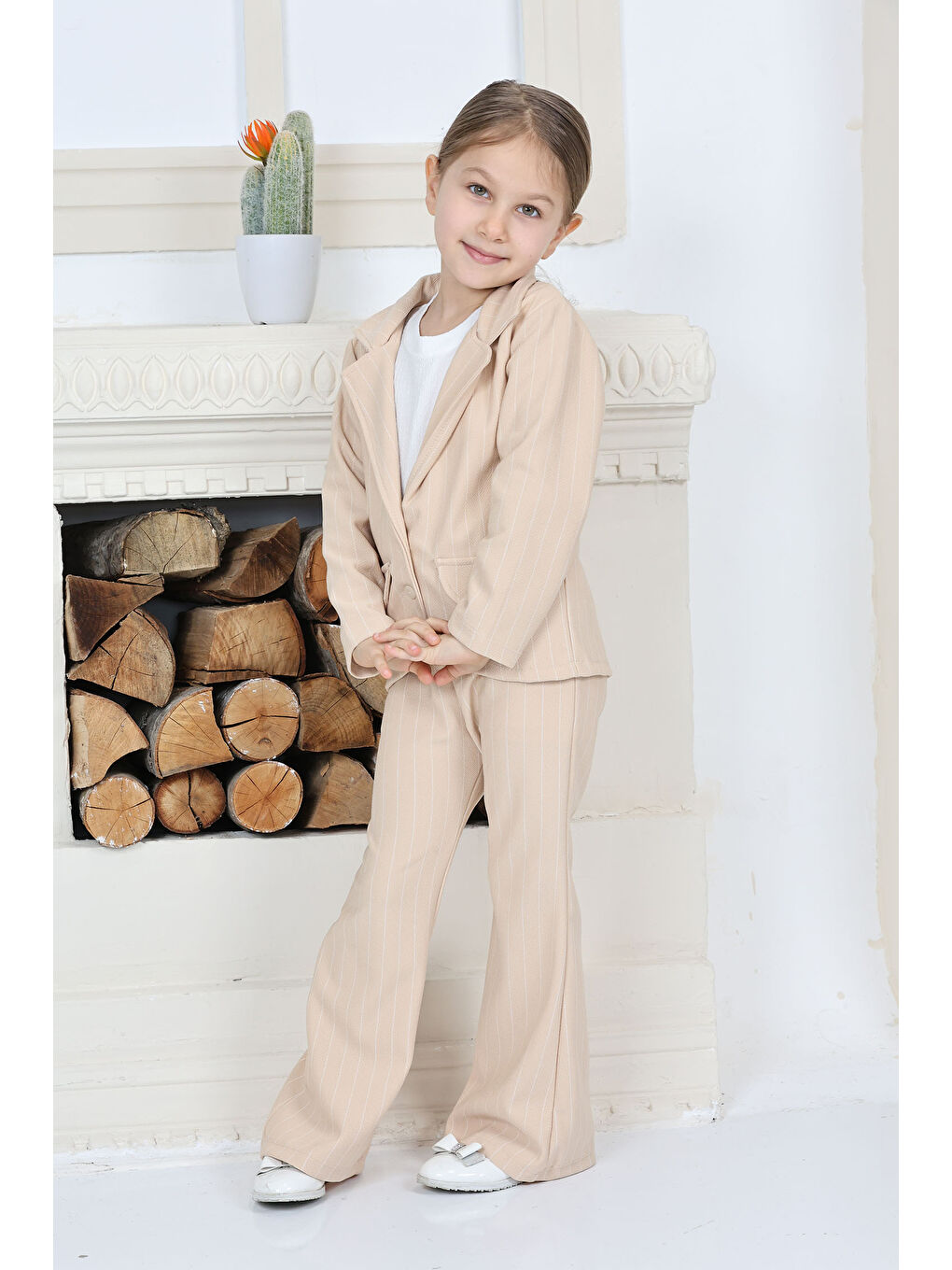 Kız Çocuk Bej Kız Çocuk Kruvaze Yaka Çizgili Cep Detay Ceket ve Salaş Pantolon Üçlü Alt Üst Takım Ta