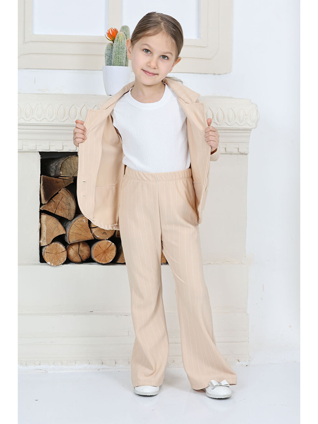 Kız Çocuk Bej Kız Çocuk Kruvaze Yaka Çizgili Cep Detay Ceket ve Salaş Pantolon Üçlü Alt Üst Takım Ta-3