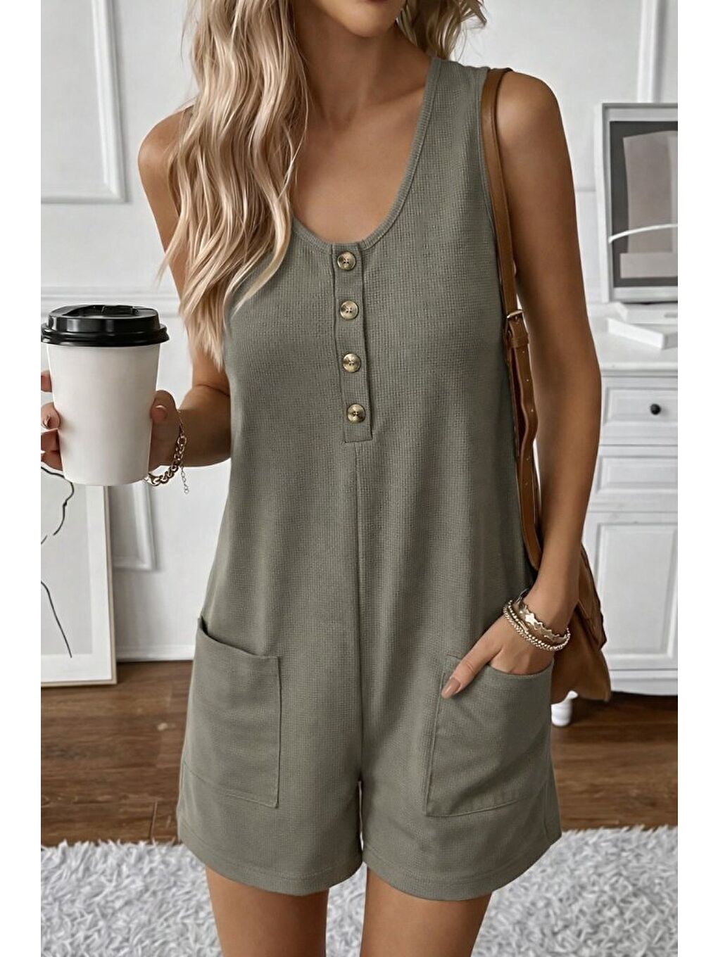 Haki Kadın Omuz Askılı önden Düğmeli Waffle Kısa Tulum