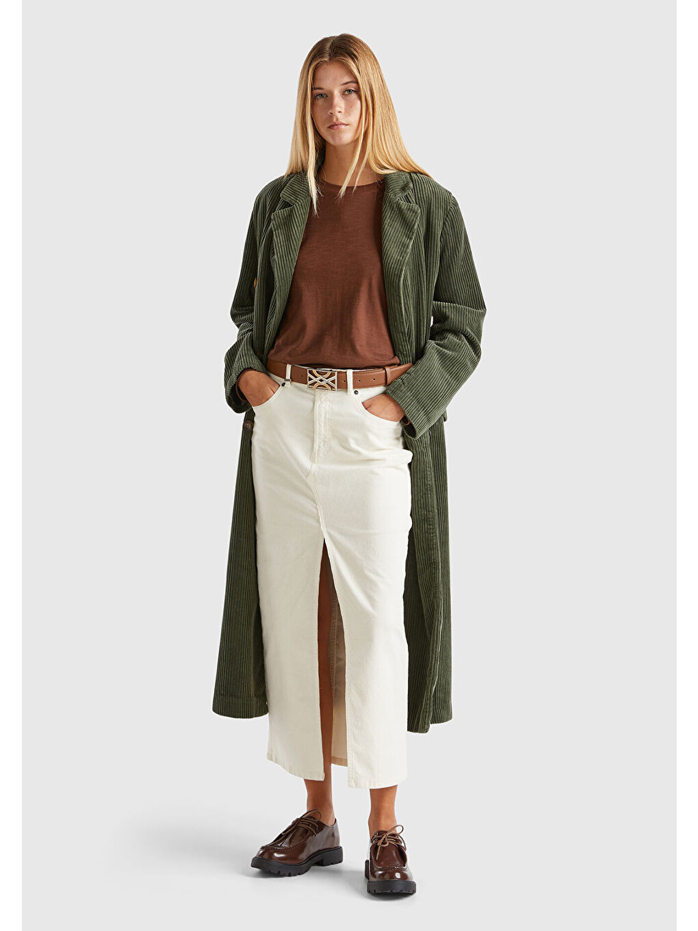 Kadın Beyaz Pamuk Karışımlı Önü Yırtmaçlı Arkası Logo Etiketli Etek