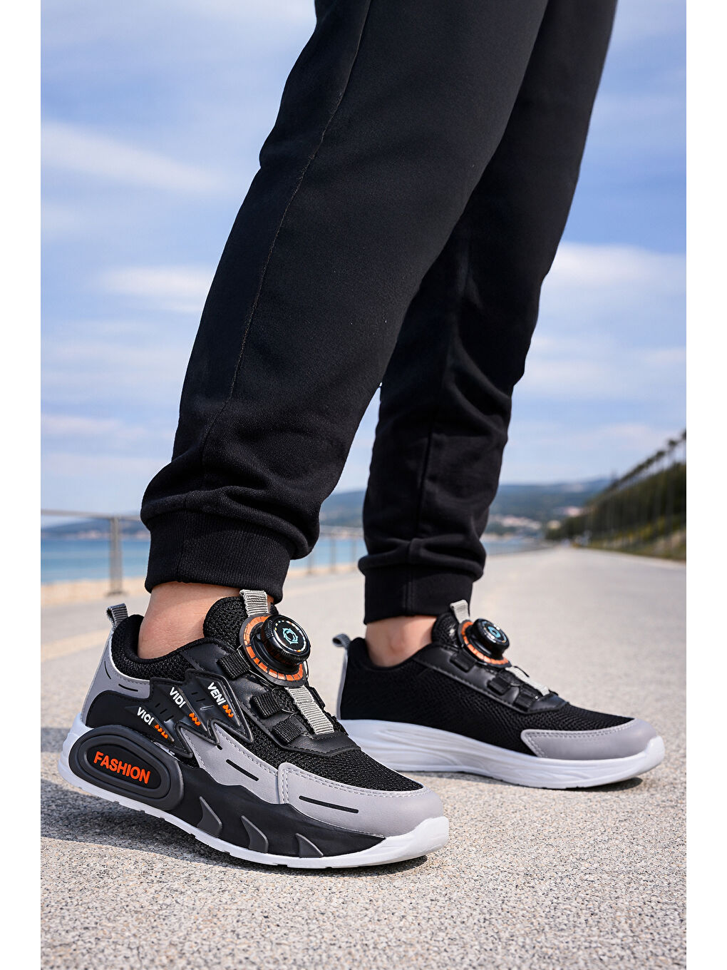 Siyah Gary Hafif Taban Bağcık Mekanizmalı Erkek Çocuk Spor Ayakkabı-2