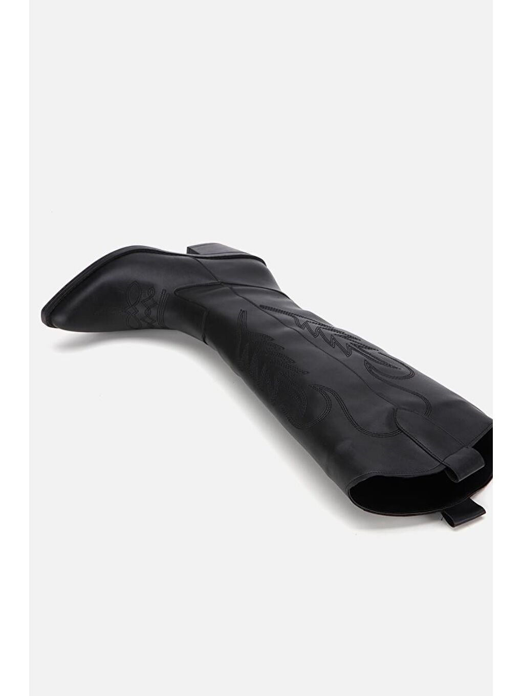 Kadın Siyah İşlemeli Kalın Topuklu Çizme-6