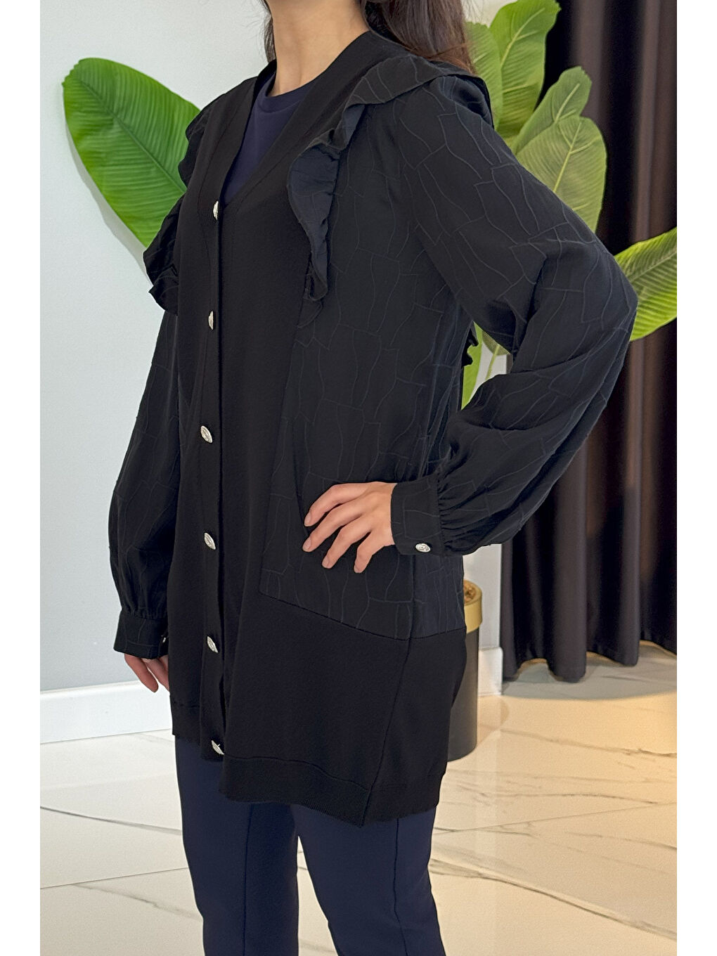 Fırfır Detay Önü Düğmeli Hırka 6051 Siyah-2