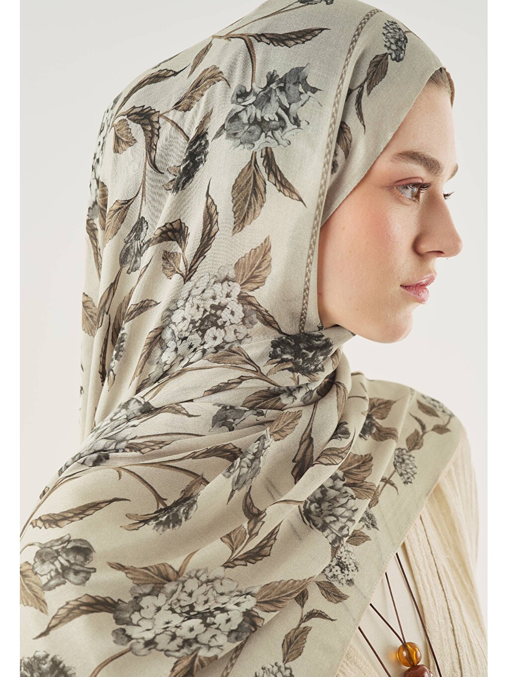 Bej Bloomy Desen Soft Viskon Şal Taş-3