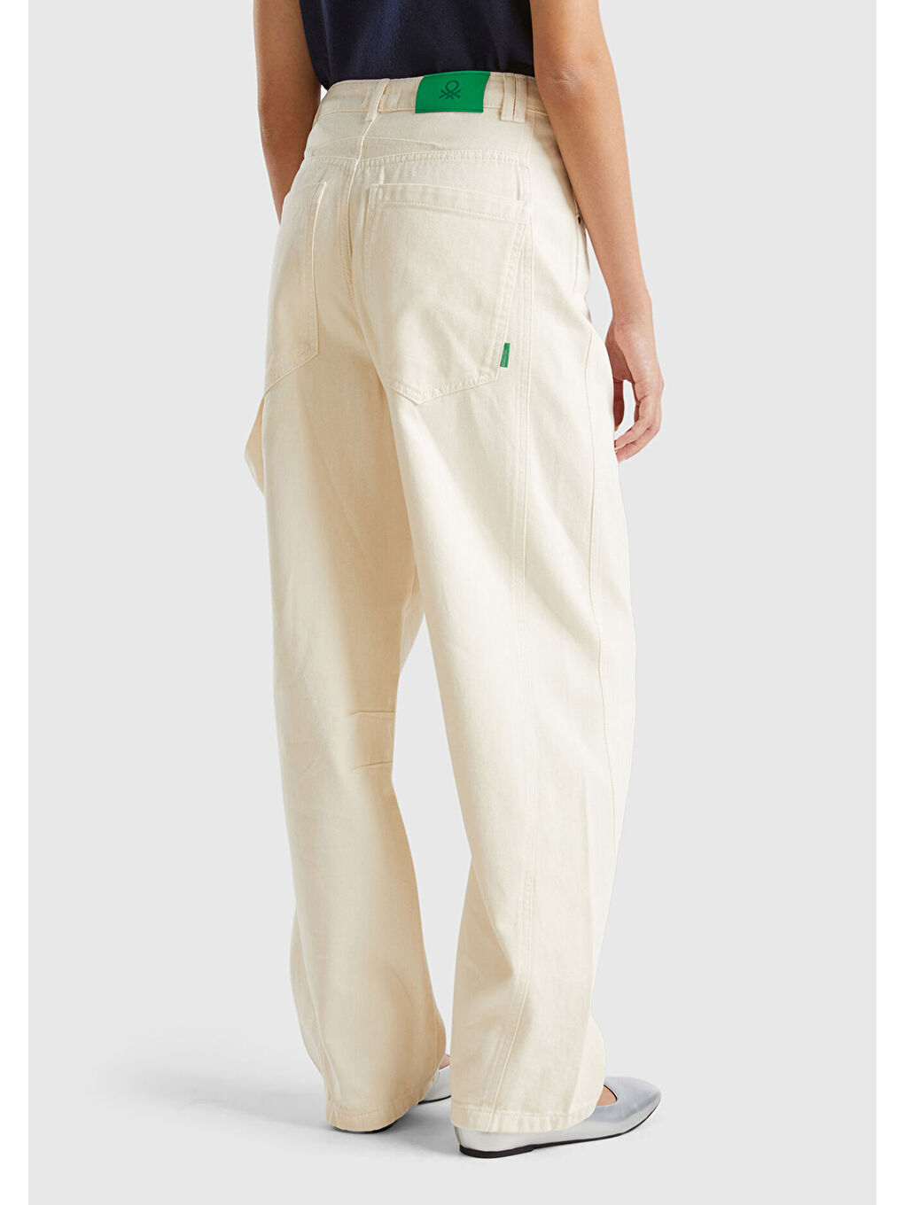 Kadın Beyaz %100 Pamuk Arkası Logo Etiketli Bol Kesim Pantolon-2