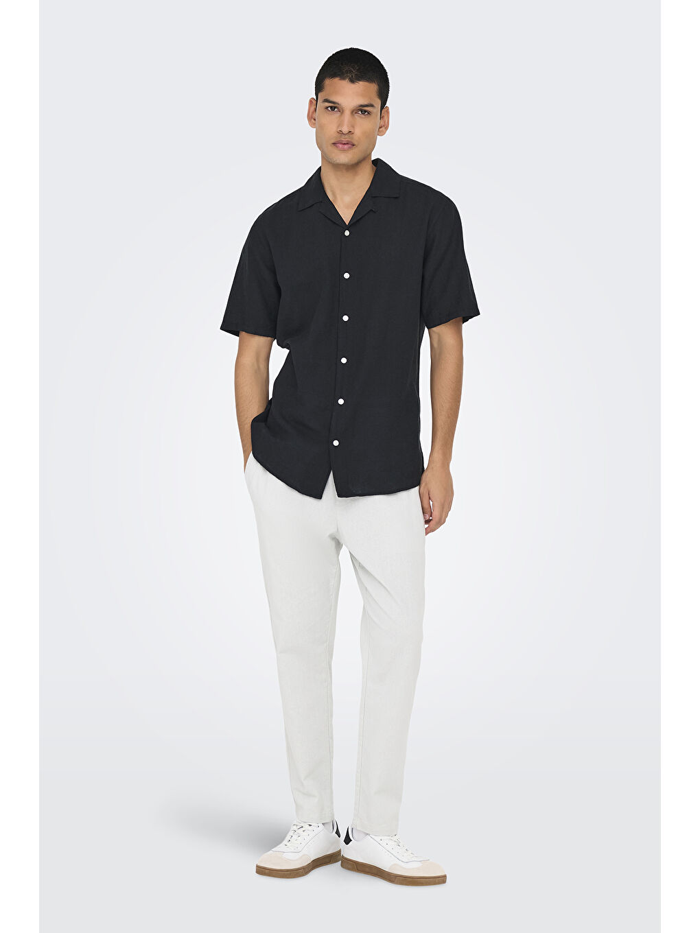 Siyah Onscaiden Keten ve Pamuk Karışımlı Slim Fit Kısa Kollu Gömlek 22025116-1