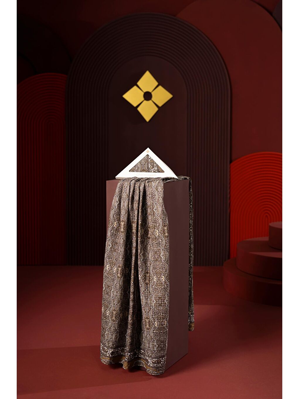 Sarı Kadın Petra Müslin Etnik Şal