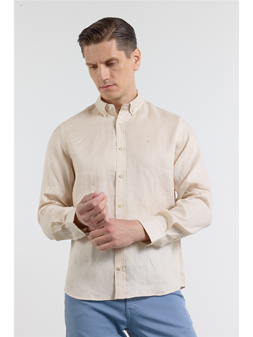 Bej Keten Düğmeli Yaka Uzun Kol Cepsiz Slim Fit %100 Keten Gömlek 1004260161-1