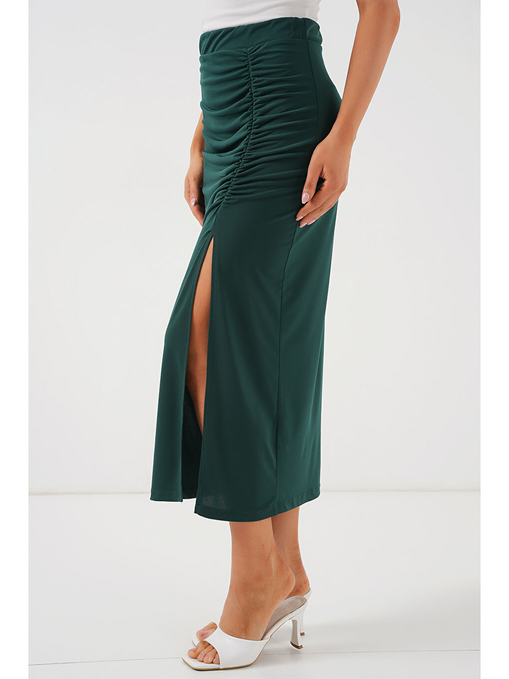 8033 Sandy Yırtmaçlı Etek - Zümrüt Yeşili-1