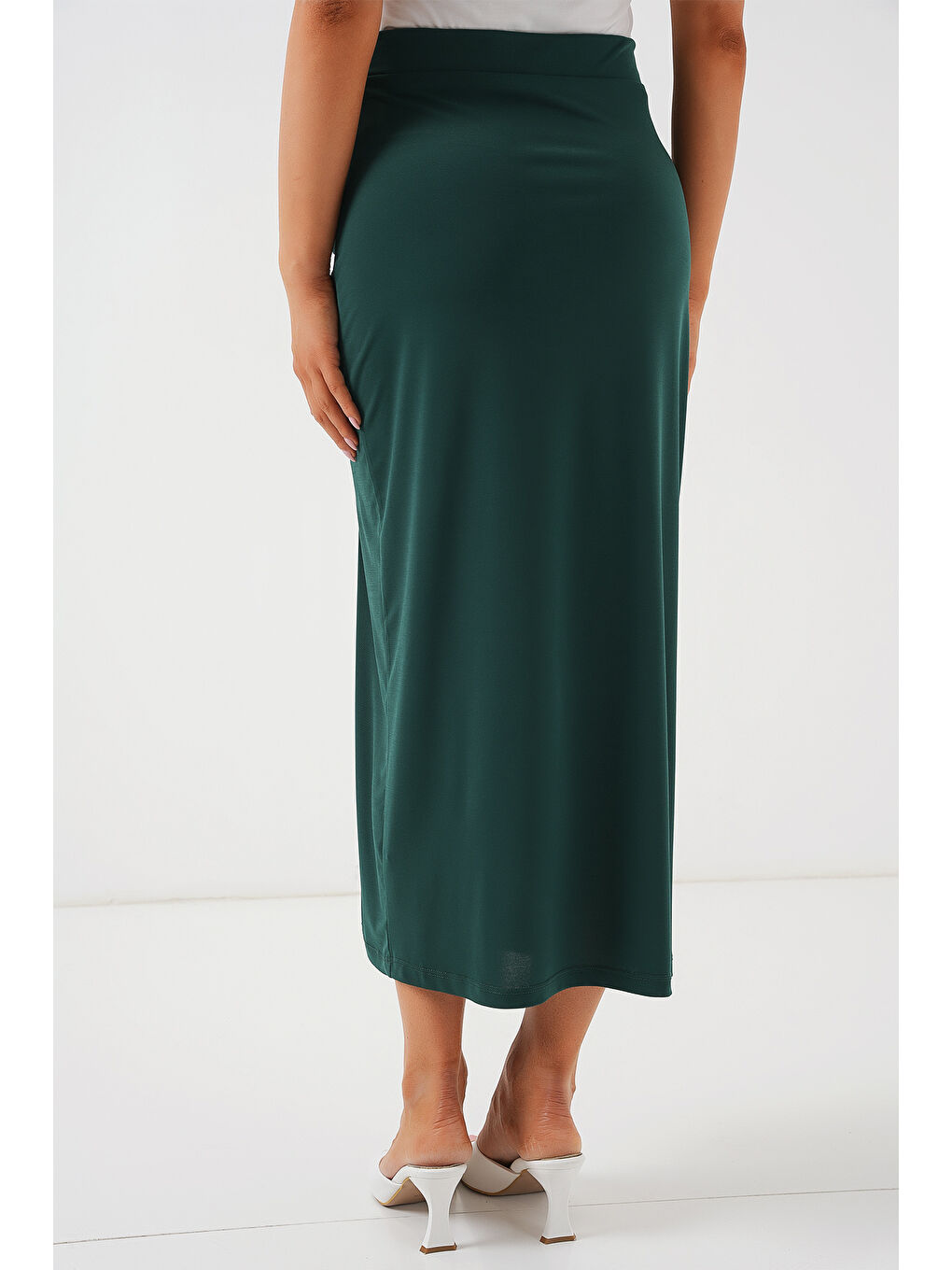 8033 Sandy Yırtmaçlı Etek - Zümrüt Yeşili-5