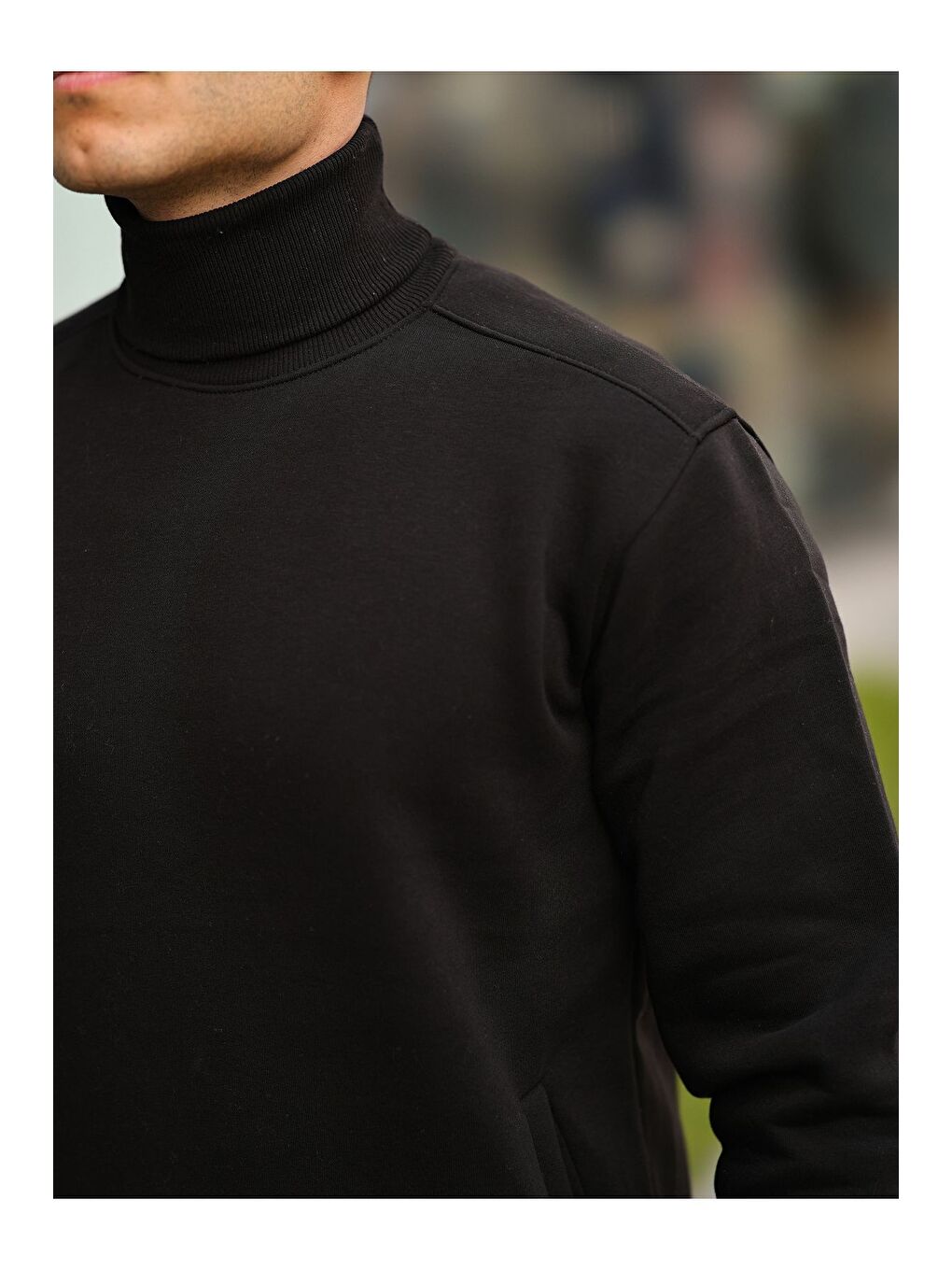 Siyah Boğazlı Cepli Üç iplik sweat-1