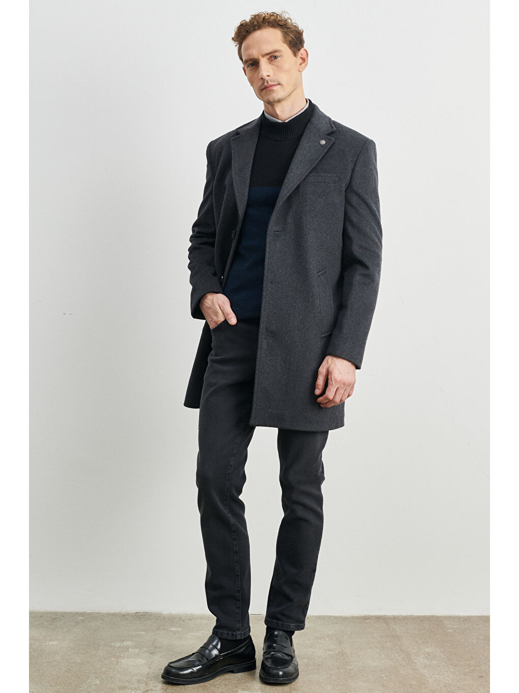 Erkek Antrasit Standart Fit Normal Kesim Mono Yaka Yünlü Palto