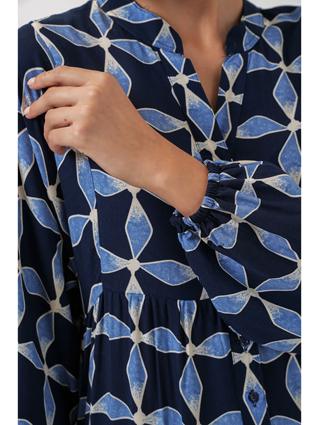 Kadın Desenli Uzun Tesettür Elbise 2585 - M. Lacivert-3