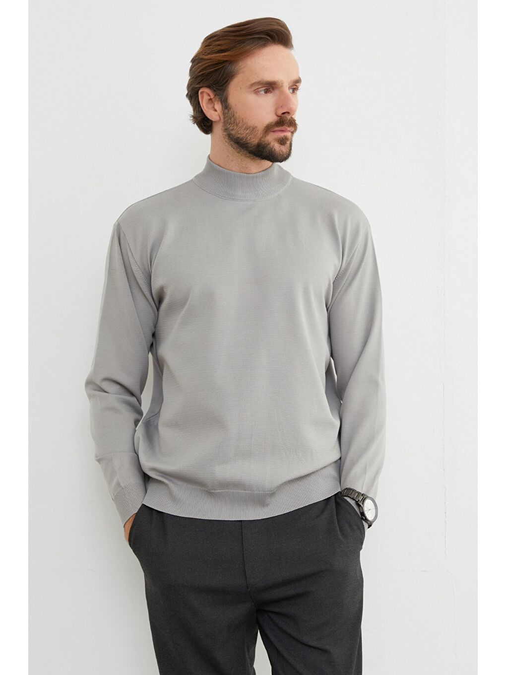 Gri Basic Dik Yaka Triko Kazak