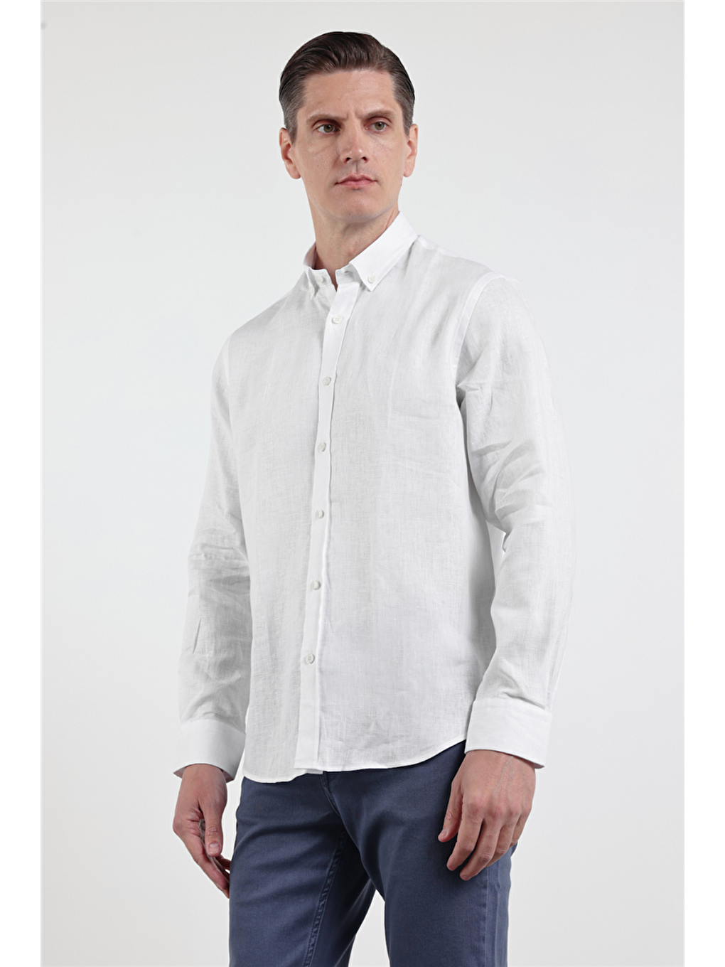 Beyaz Keten Düğmeli Yaka Uzun Kol Cepsiz Slim Fit %100 Keten Gömlek 1004260161-2