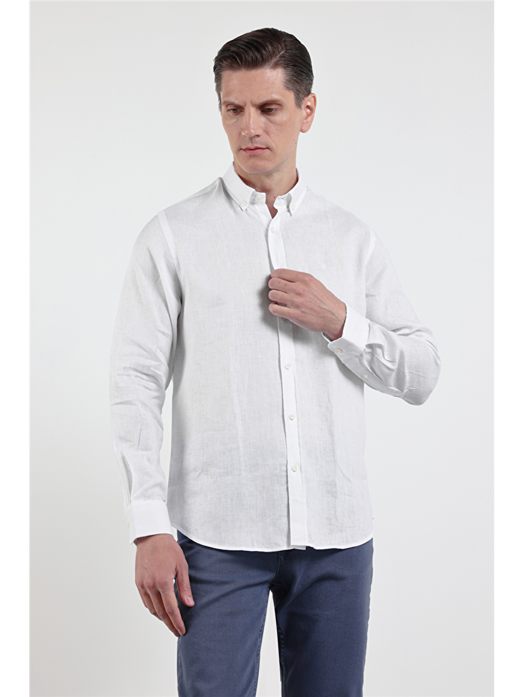 Beyaz Keten Düğmeli Yaka Uzun Kol Cepsiz Slim Fit %100 Keten Gömlek 1004260161-3