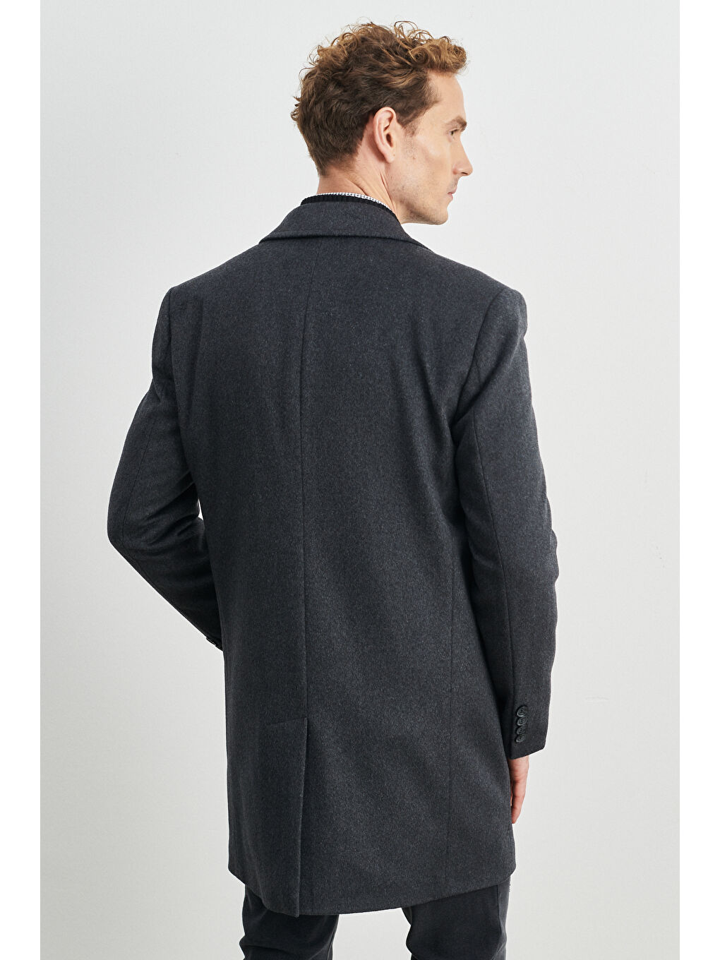 Erkek Antrasit Standart Fit Normal Kesim Mono Yaka Yünlü Palto-4