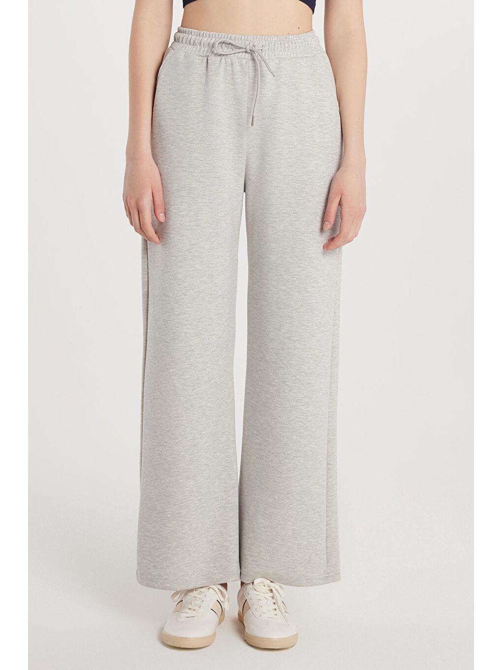 Kadın Modal Kumaş Regular Fit Normal Bel Çift Cep Beli Bağcıklı Gri Eşofman Altı