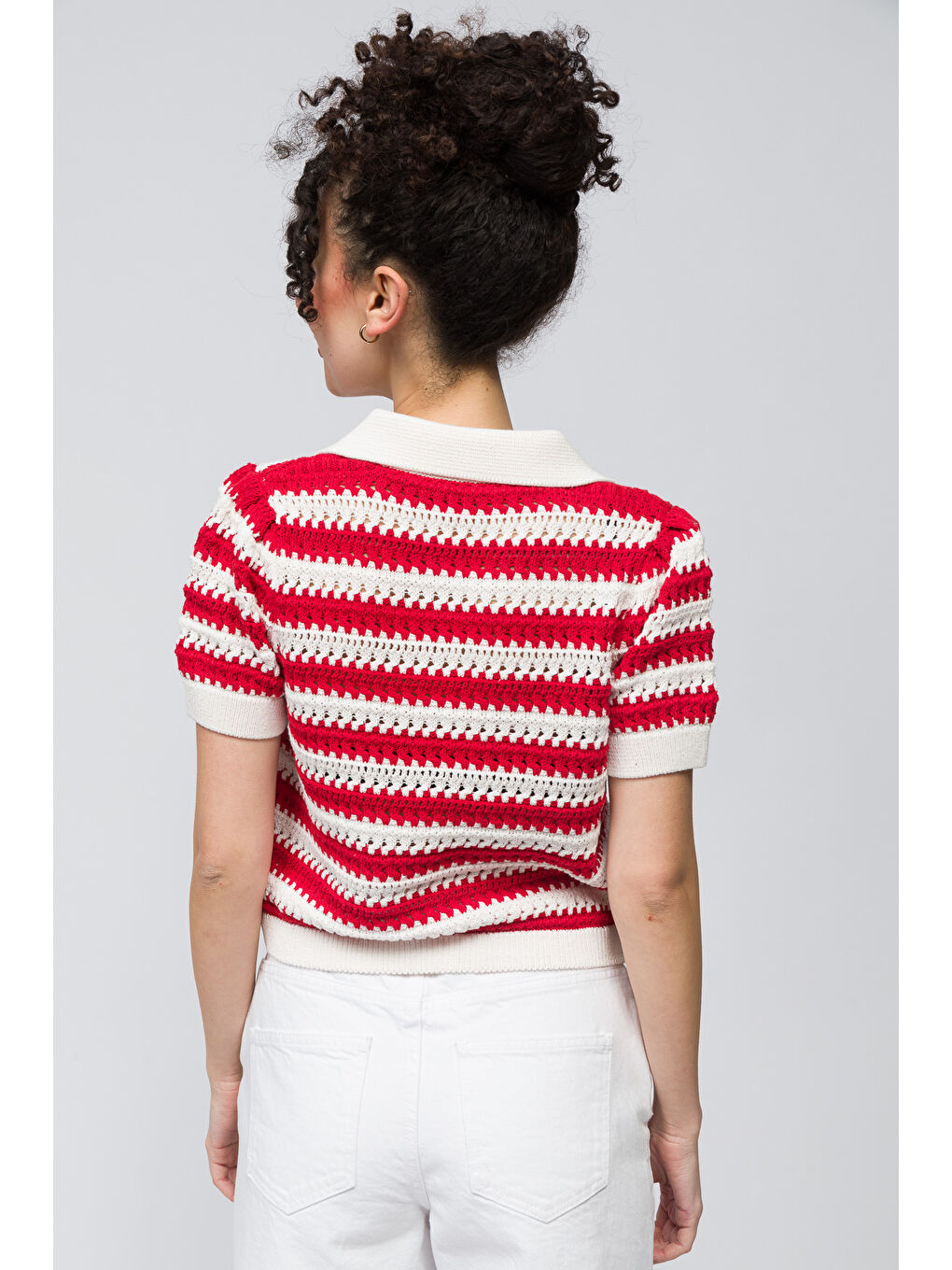 Almada - Çizgi Detaylı Gömlek Yaka Kısa Kollu Triko Bluz - Kırmızı Beyaz Çizgili Renk-4
