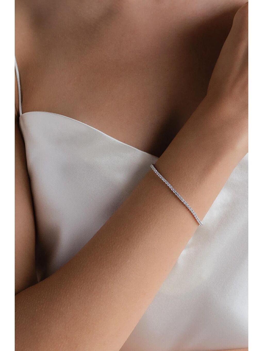 Gri Rena Klasik Zarif Taşlı Suyolu Bileklik- 2mm taşlı-1