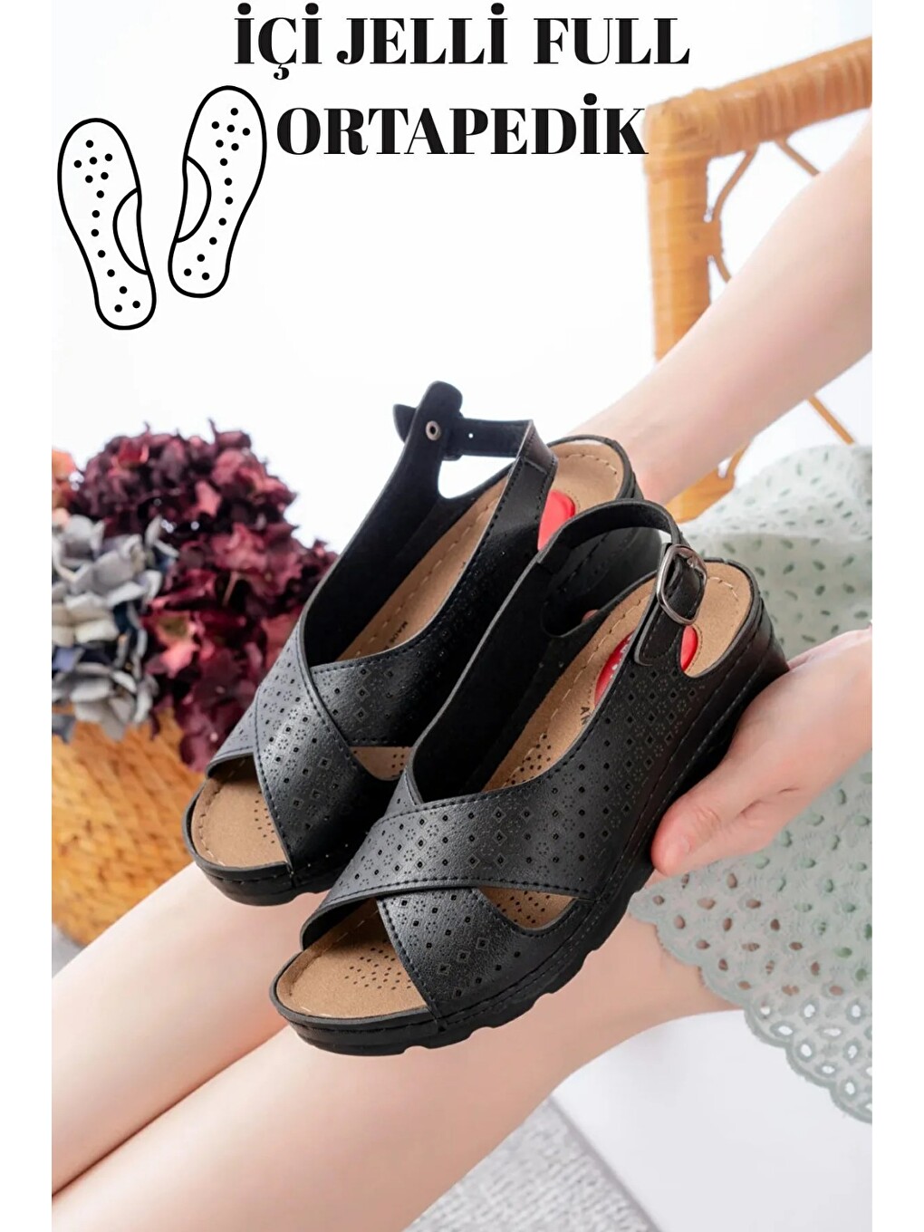 Siyah Ortapedik Taban Cırtlı Sandalet-3