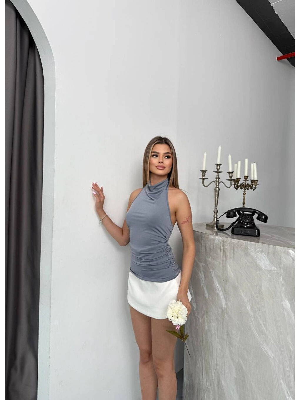 Kadın Gri Halter Yaka Sırtı Açık Sandy Bluz HZL25S-FRY123141-1