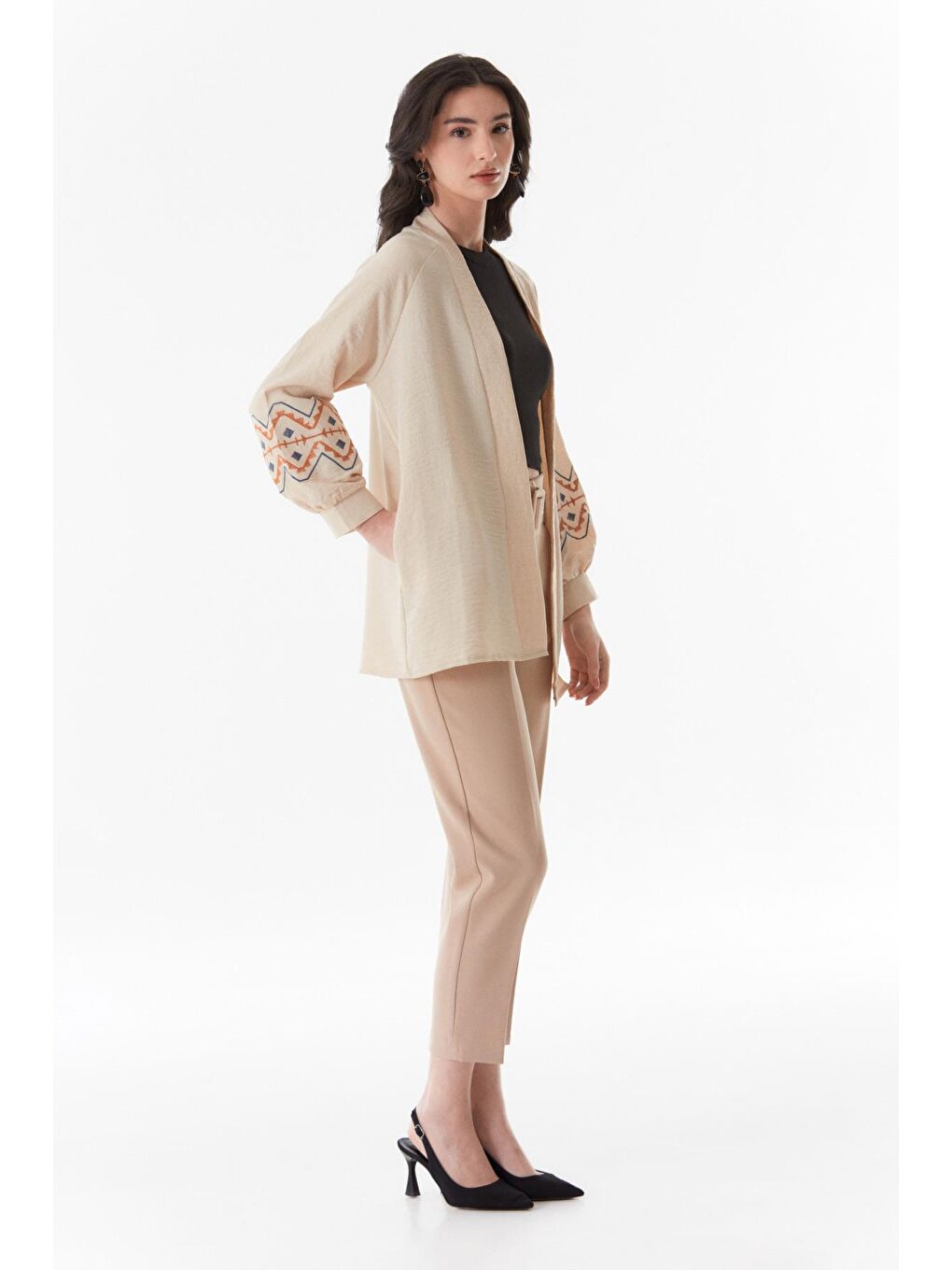 Bej Etnik Desenli Cepli Şal Yaka Kimono-4