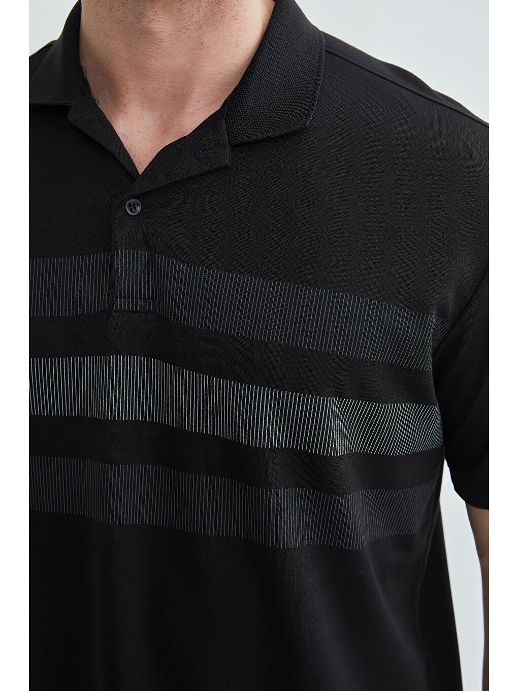 Siyah Şeritli Düğmeli Polo Yaka Tişört-4