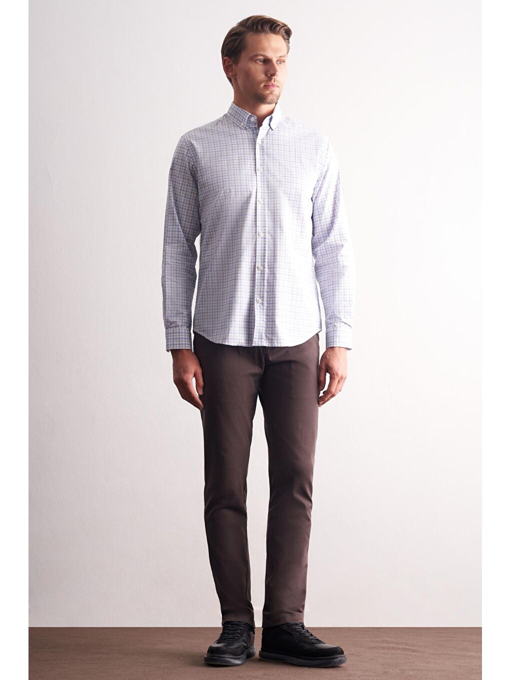 Beyaz - Gri Düğmeli Yaka Kareli Desen Uzun Kol Premium Slim Fit %100 Pamuk Gömlek 1004255184-1