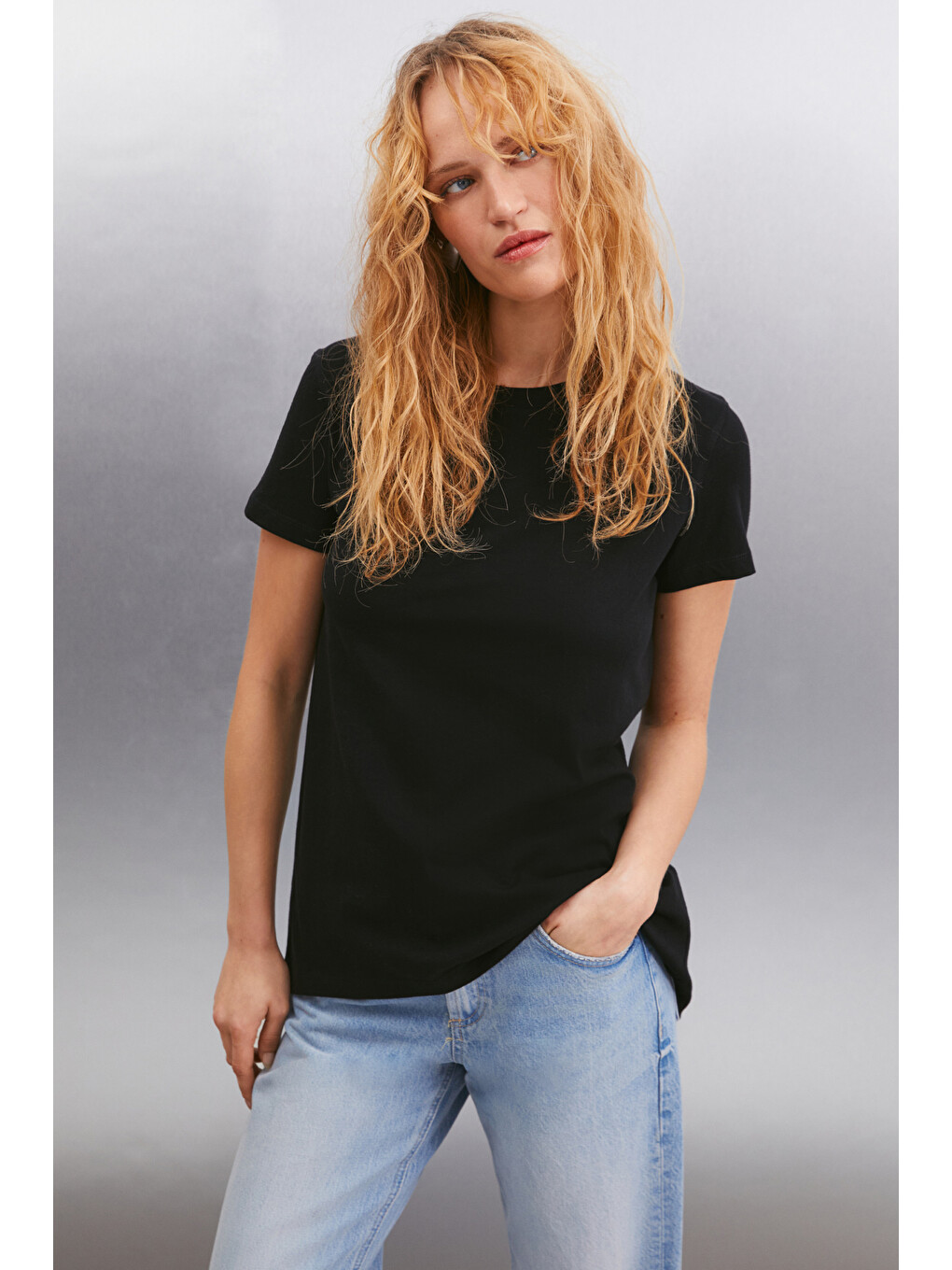 Siyah Samantha Kadın %100 Organik Pamuklu Comfort Fit Arkası Uzun Basic Örme SİYAH T-Shirt-1