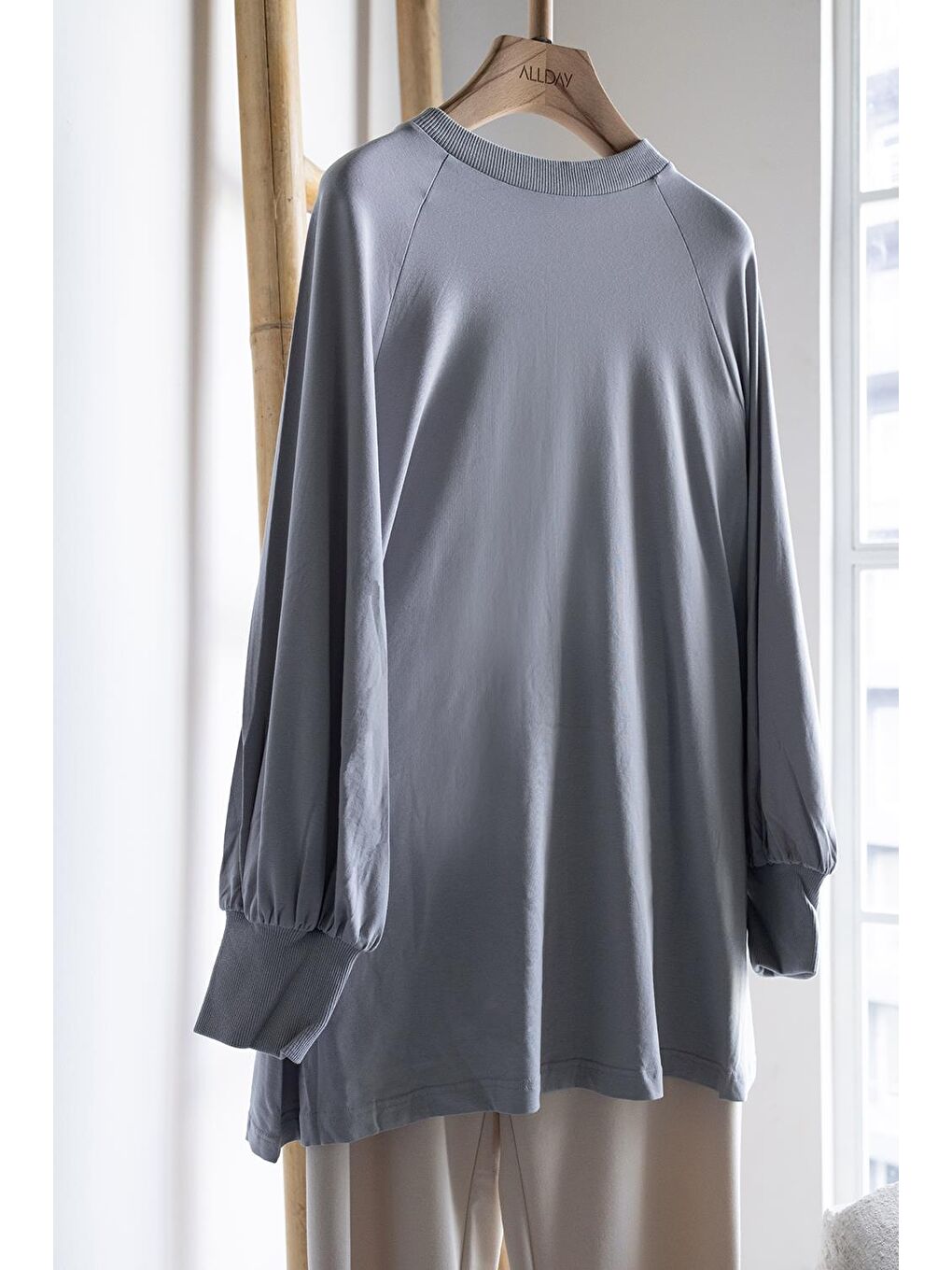 Gri-Pamuklu Bisiklet Yaka Kolları Büzgülü Uzun Kollu Elastanlı T-Shirt