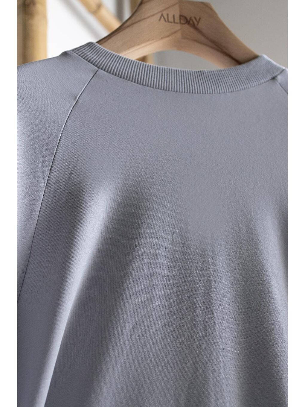 Gri-Pamuklu Bisiklet Yaka Kolları Büzgülü Uzun Kollu Elastanlı T-Shirt-1