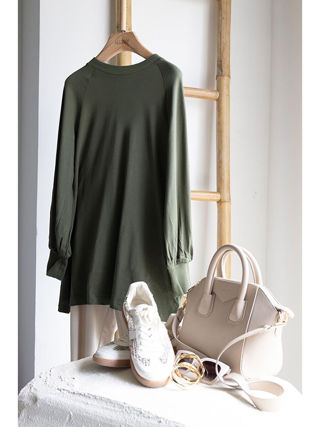 Haki-Pamuklu Bisiklet Yaka Kolları Büzgülü Uzun Kollu Elastanlı T-Shirt-1