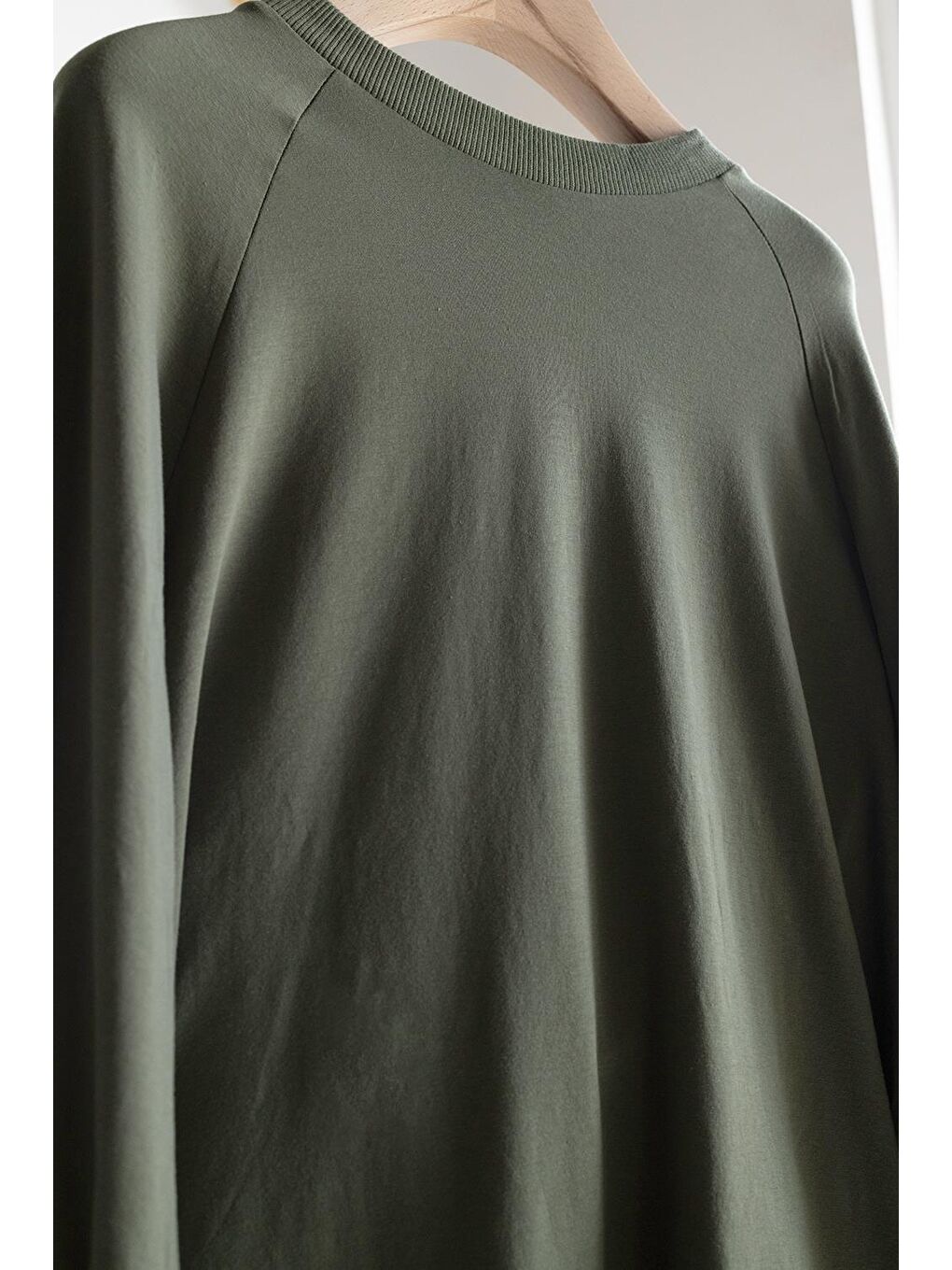 Haki-Pamuklu Bisiklet Yaka Kolları Büzgülü Uzun Kollu Elastanlı T-Shirt-2