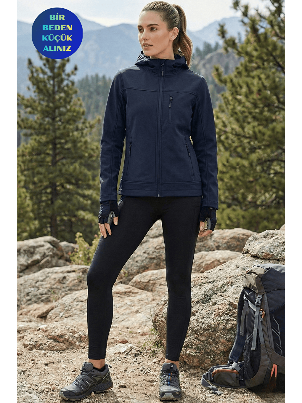 Lacivert Kadın Mont İçi Polarlı Softshell Mont Su ve Rüzgar Geçirmez Kapüşonlu Spor Mont
