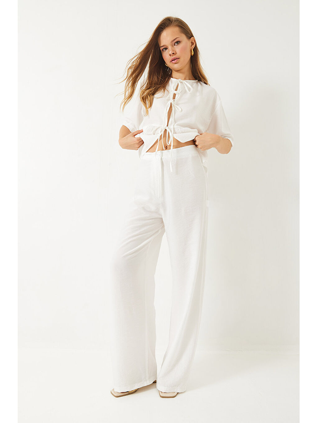 Beyaz Kadın Bağlama Detaylı Kısa Kollu Bluz Pantolon Alt-Üst Takım-3