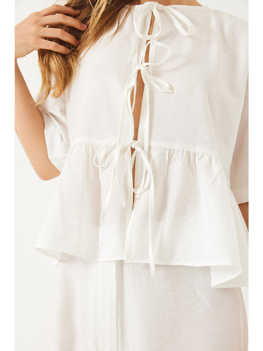 Beyaz Kadın Bağlama Detaylı Kısa Kollu Bluz Pantolon Alt-Üst Takım-5