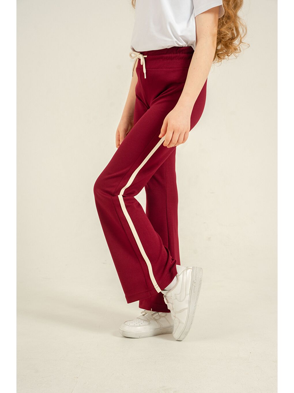 Bordo Geniş Paçalı Yanlar Biye Şeritli Yumuşak Dokulu - Comfort Kumaş Kız Çocuk Eşofman Altı-1