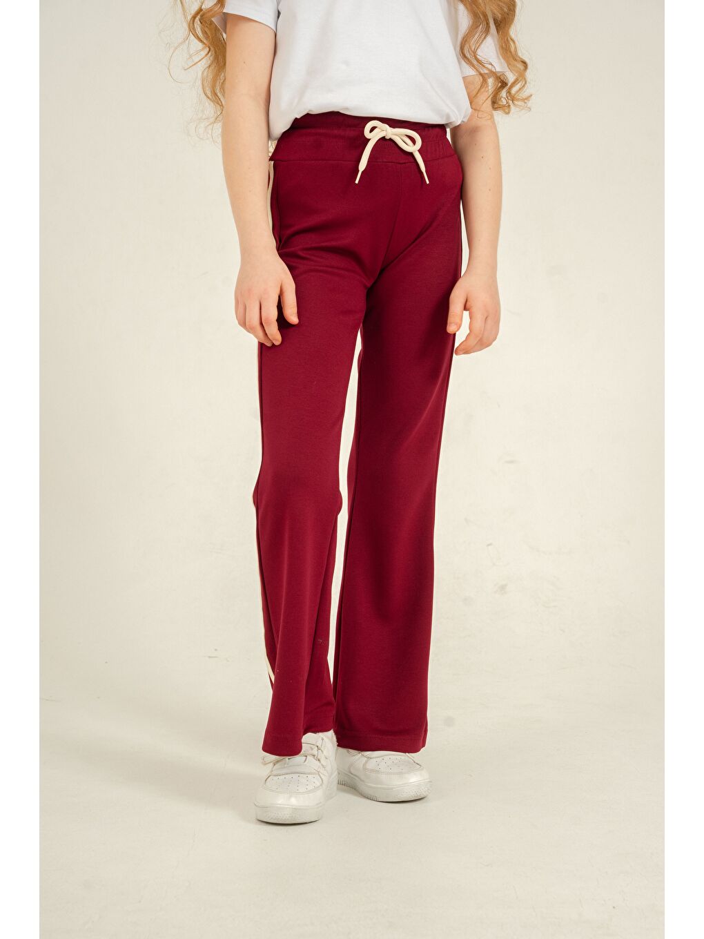 Bordo Geniş Paçalı Yanlar Biye Şeritli Yumuşak Dokulu - Comfort Kumaş Kız Çocuk Eşofman Altı-2