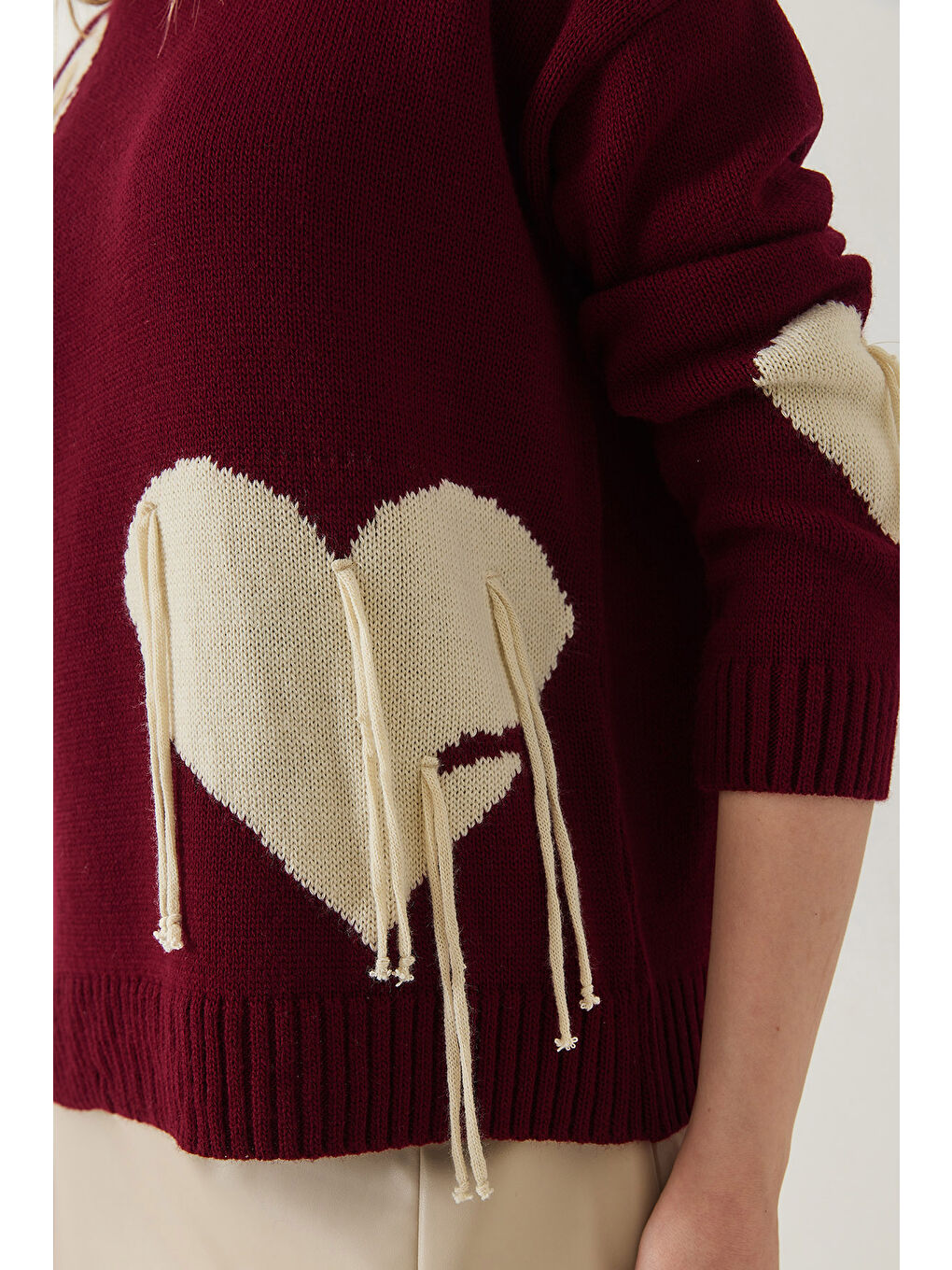 Haki Kadın Kalpli Saçaklı Triko Kazak-5