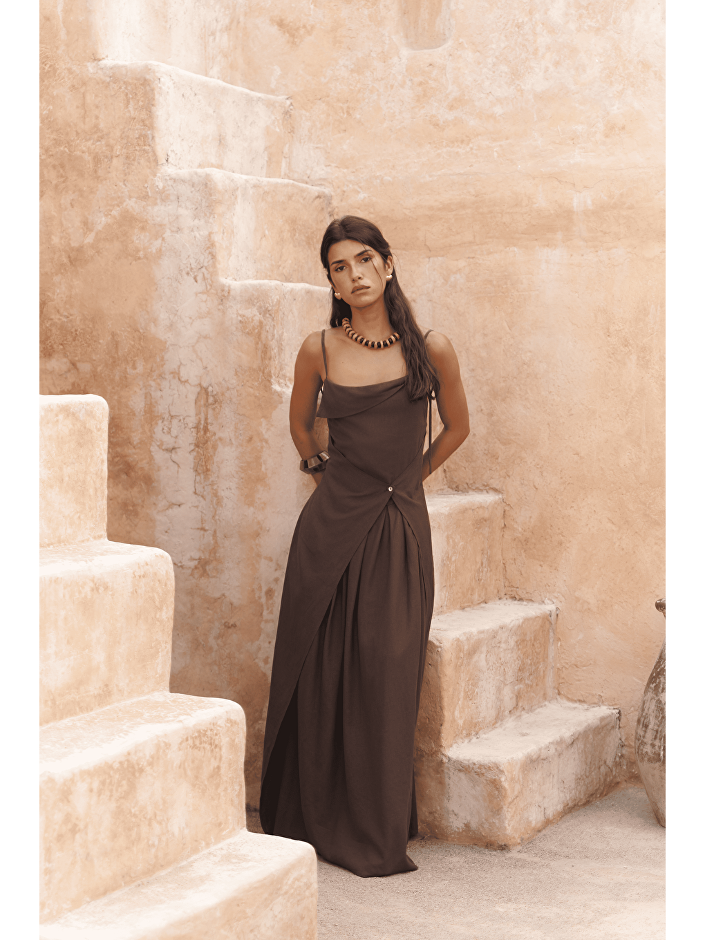 Kahverengi Blantyre Askılı Uzun Kahve Keten Elbise-2