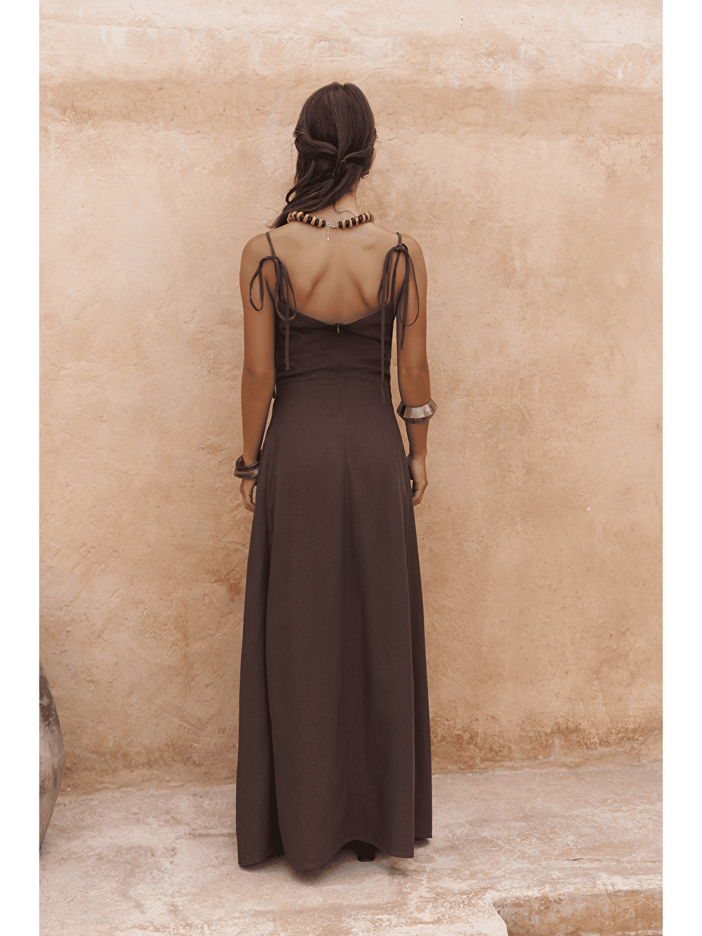 Kahverengi Blantyre Askılı Uzun Kahve Keten Elbise-4