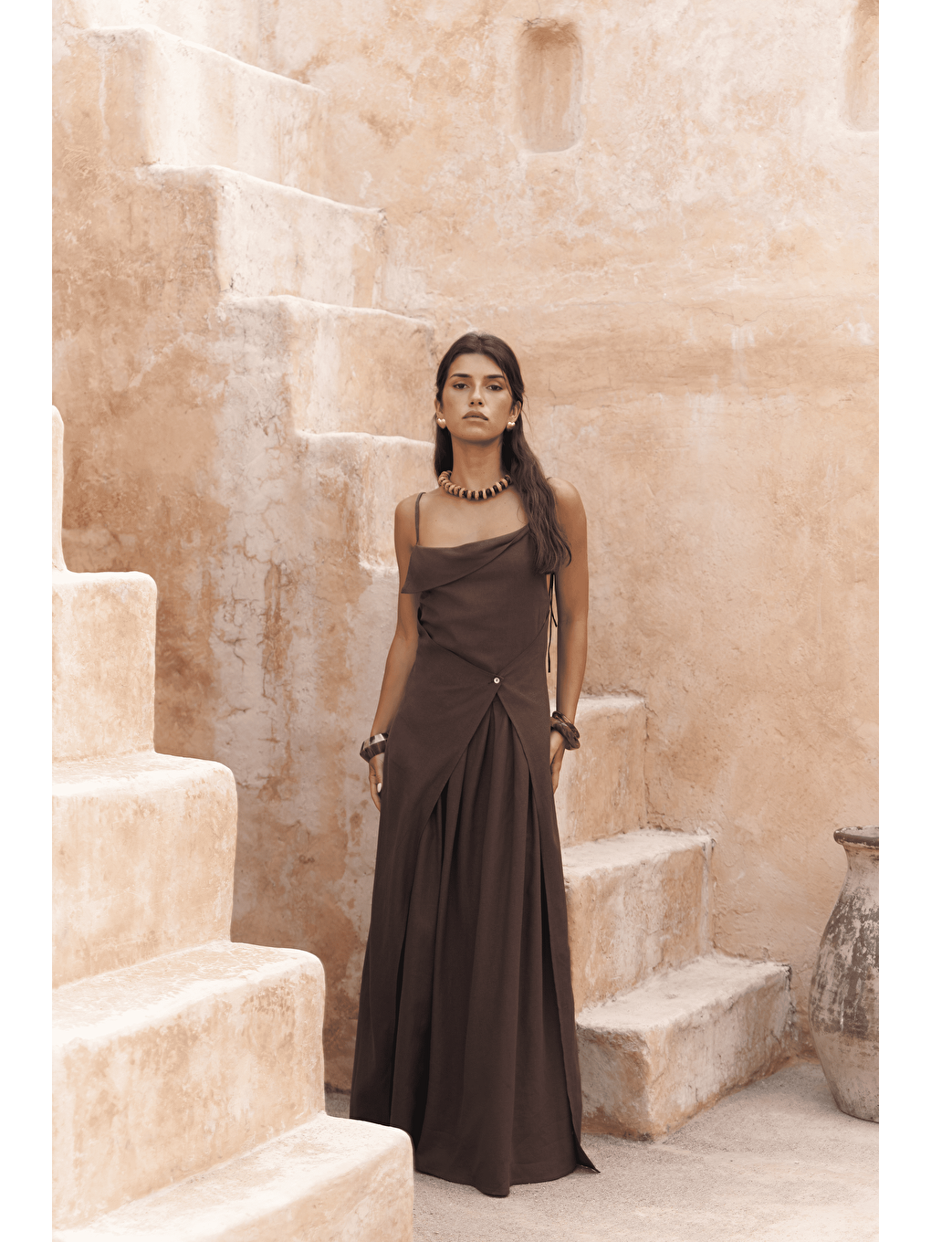 Kahverengi Blantyre Askılı Uzun Kahve Keten Elbise-5