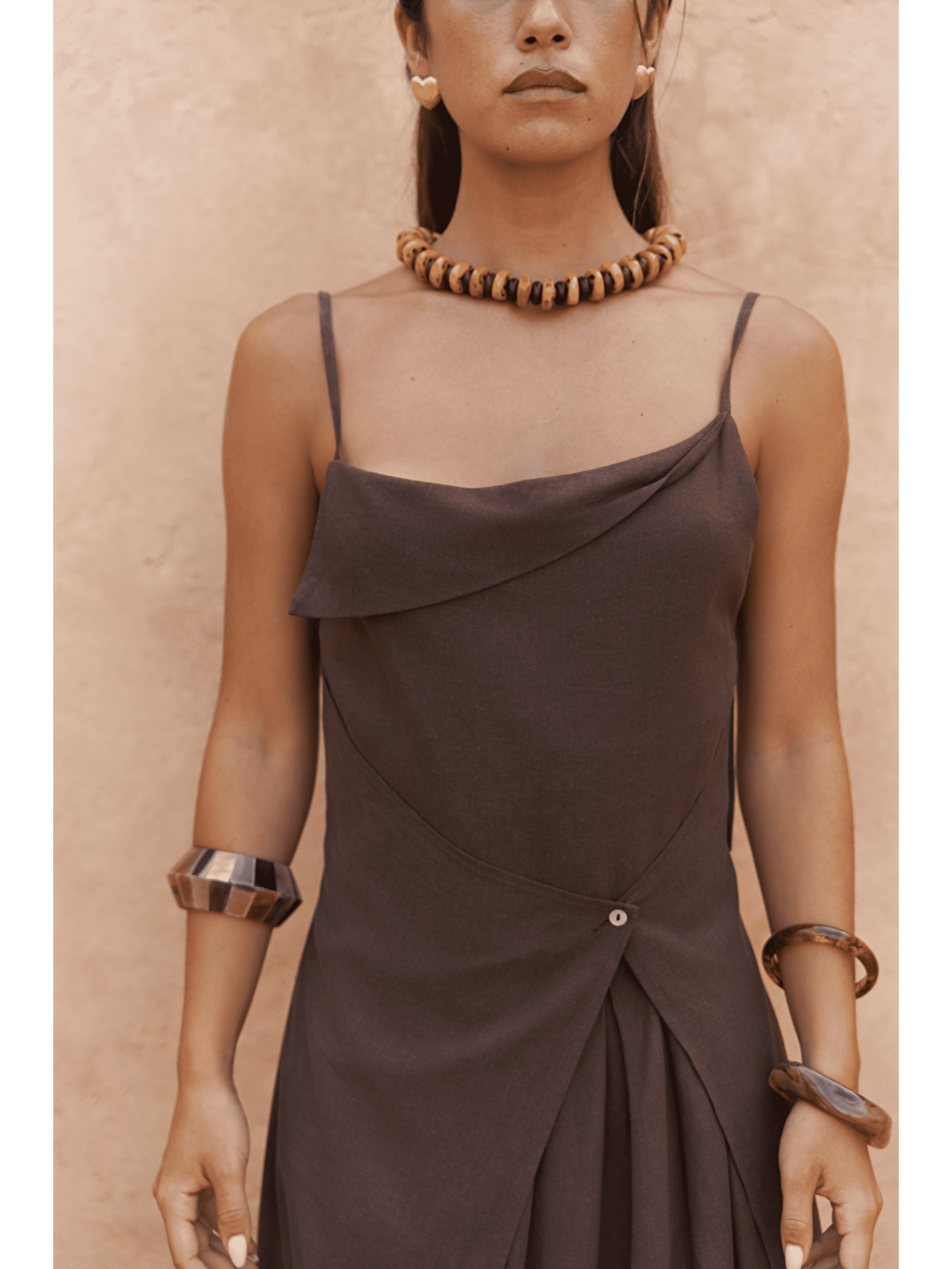 Kahverengi Blantyre Askılı Uzun Kahve Keten Elbise-6