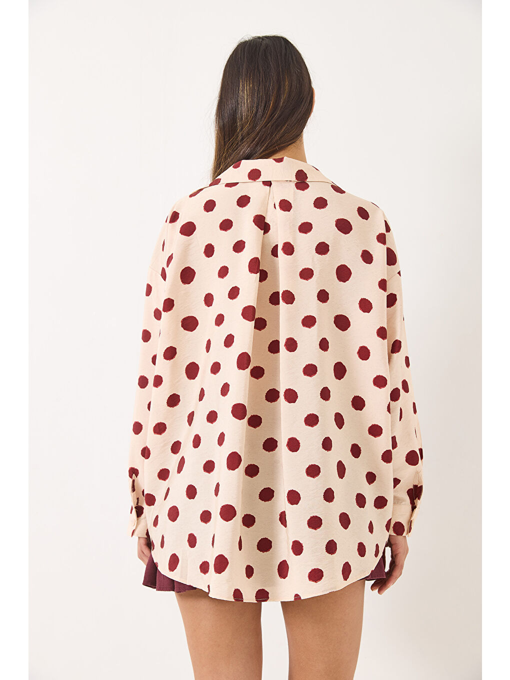 Bordo Kadın V Yaka Puantiyeli Tek Cep Detaylı Oversize Pamuk Gömlek --6