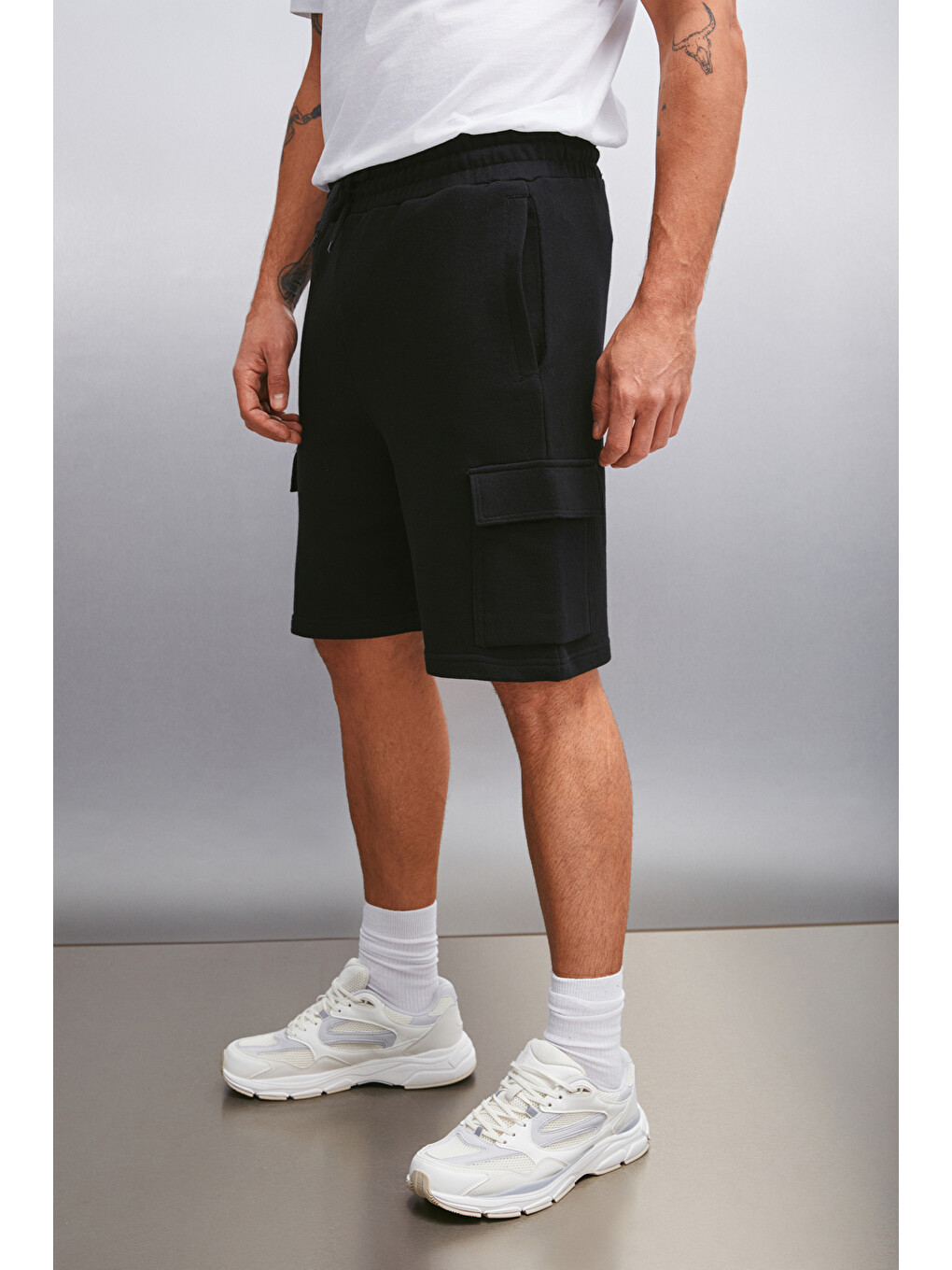 Siyah LIONEL Erkek Kargo Cepli Beli Lastikli Comfort Fit SİYAH Şort-1