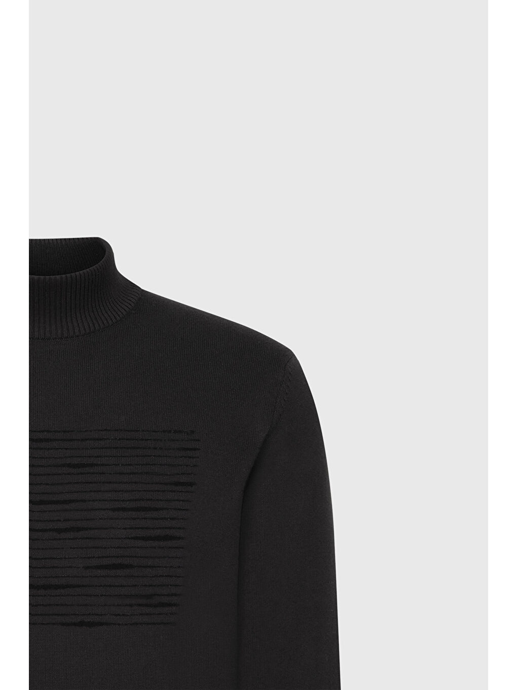 Erkek Siyah %100 Pamuk Standart Fit Normal Kesim Yarım Balıkçı Yaka Baskılı Triko Kazak-1