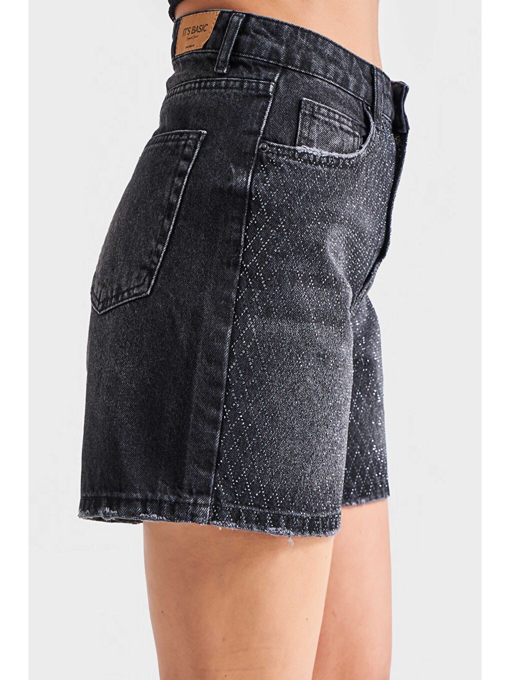 Gri Kadın  T 2S5 1 Parlak Taşlı Mom Fit Midi Boy Tasarım  %100 Pamuk Denim Şort