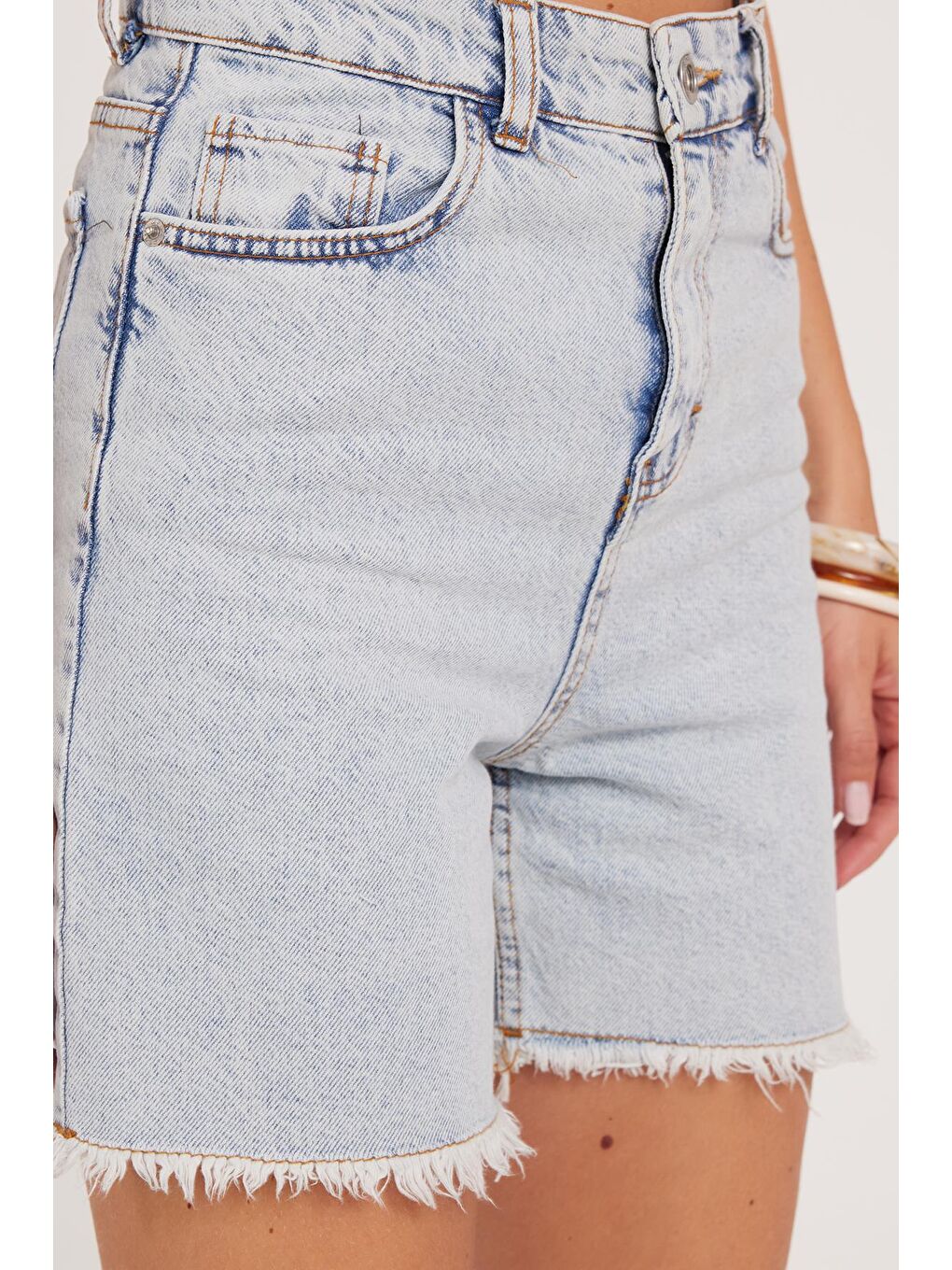 Kadın Regular Fit Klasik Kesim Pamuklu Açık Mavi Jean Jean Şort-2