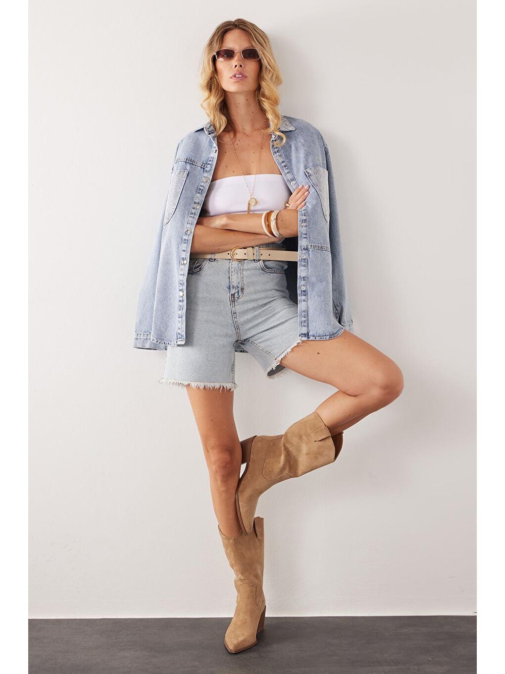 Kadın Regular Fit Klasik Kesim Pamuklu Açık Mavi Jean Jean Şort-4